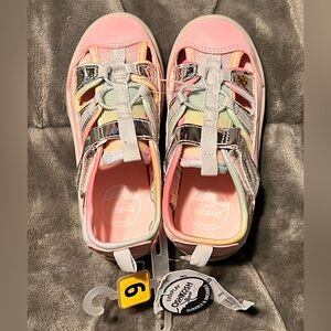 Oshkosh NWT little girl toddler shoes sandals size 9m